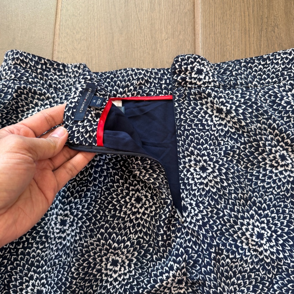 Tommy Hilfiger Women’s Navy Blue White Floral Print Pleated Skater Skirt sz 14 - Picture 8 of 11